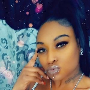 Meet your Posher, Monique